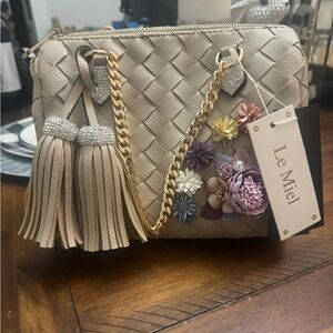 Le Miel Woven Vegan Taupe Floral Design Purse w/ Tassels & Crossbody Strap NWT